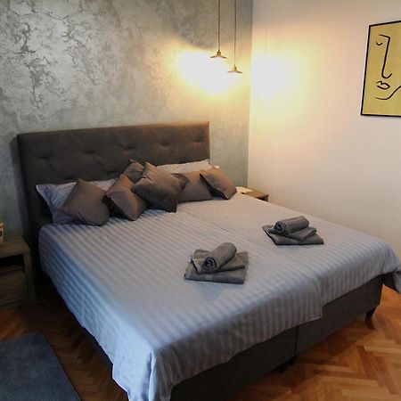 Apartman Stella Veruda Apartment พูลา ภายนอก รูปภาพ